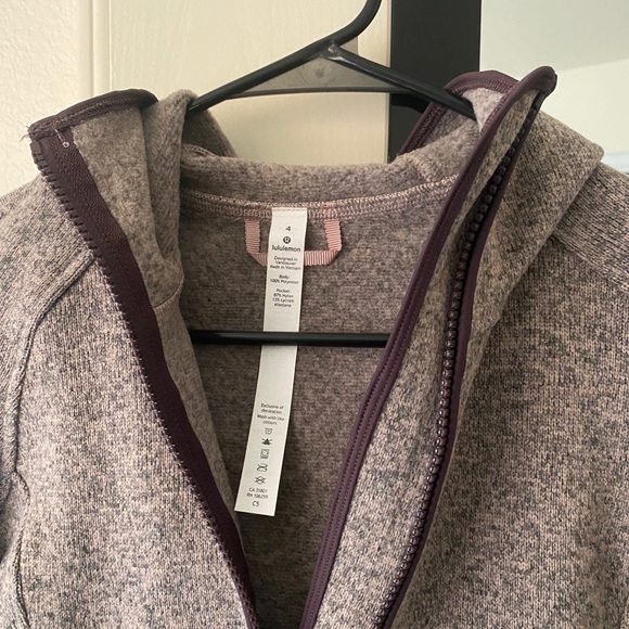 Lululemon half zip NEW - Picture 3 of 6